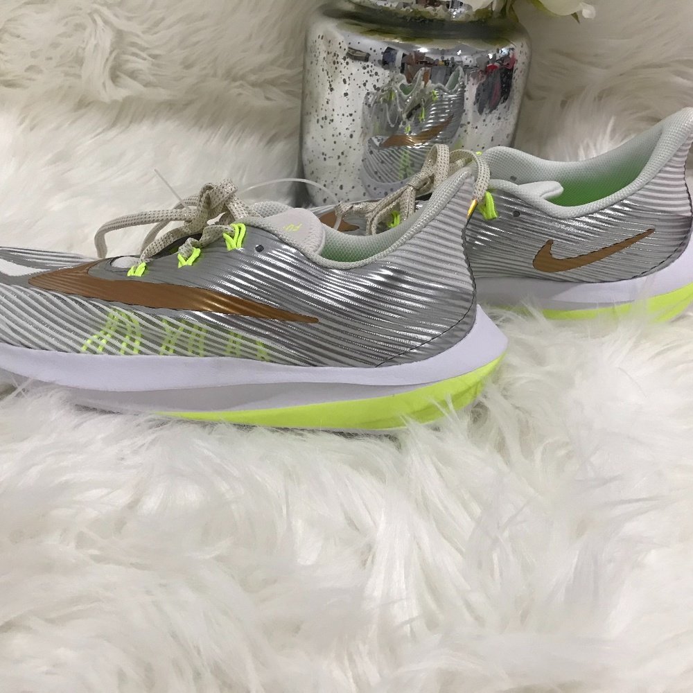 Nike Future Speed $25  New  Size 5